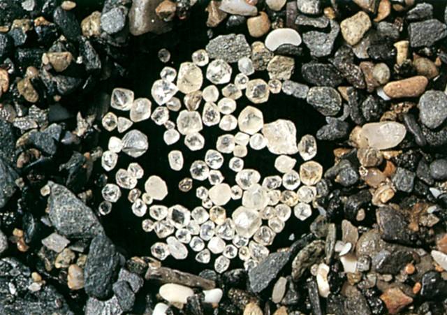 宝石绿翡翠金刚石在我国被应用了一千多年，那个时候大多西方还是蛮荒之地  第2张