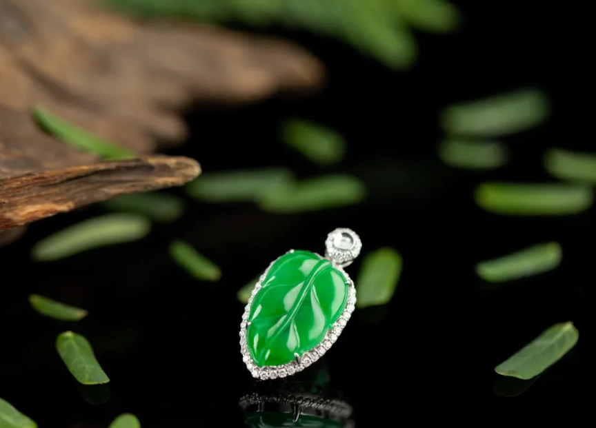 缅甸树化玉原石何为翡翠？翡翠怎样保养，水头更好？  第10张