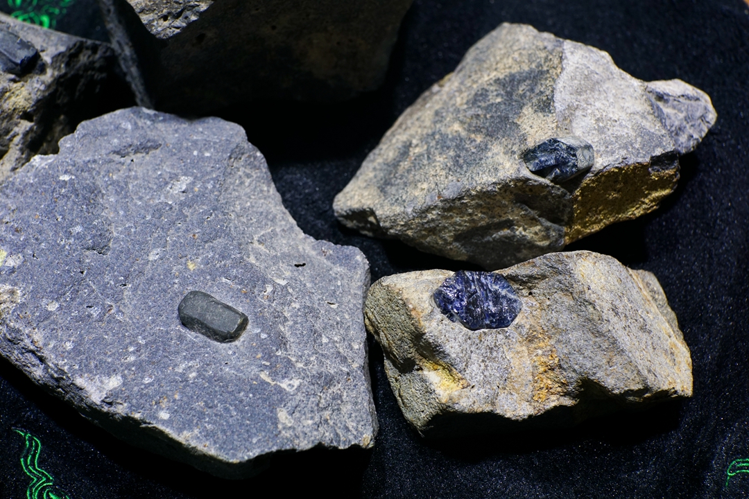 蓝宝石有多珍贵，每块原石都价值数万元到数十万元  第4张