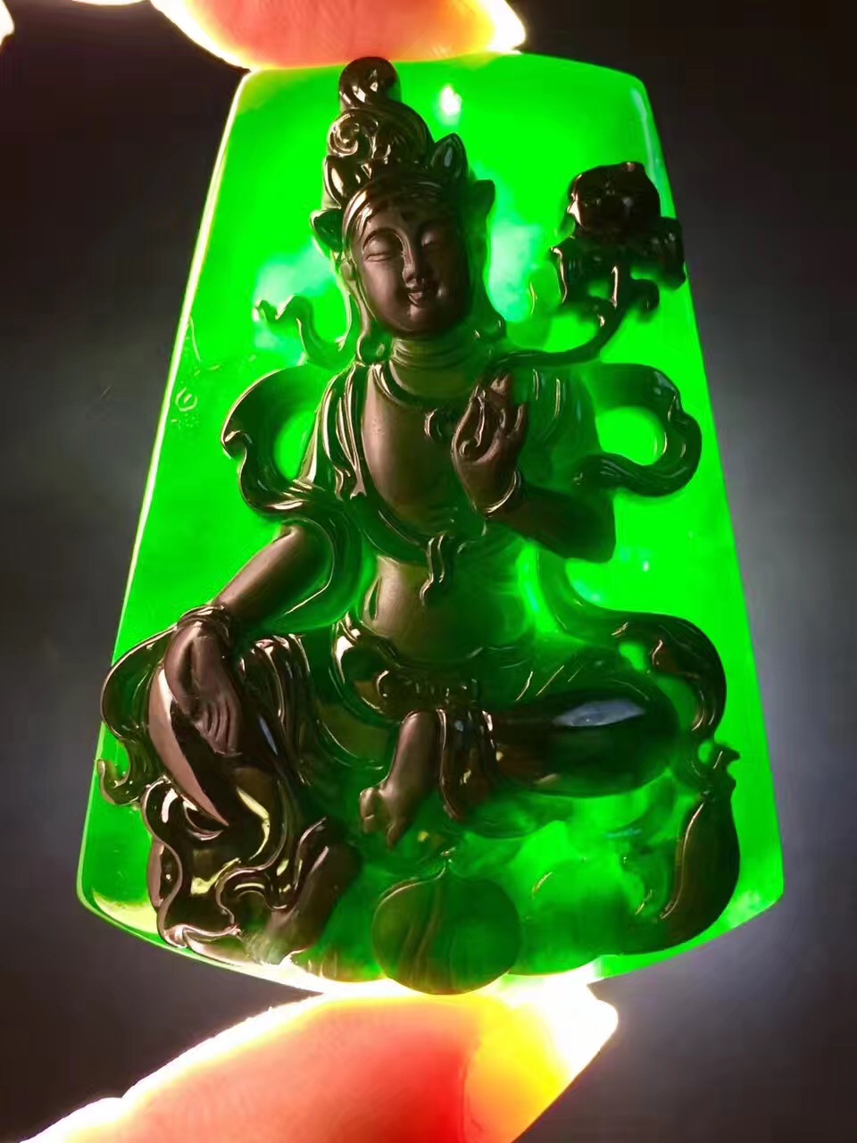 这黑乎乎的东西可能价值不菲——墨翠  第2张