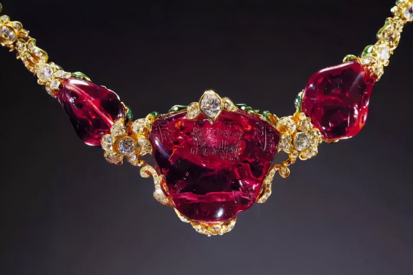 红色尖晶石：低调的“霸主”  第4张