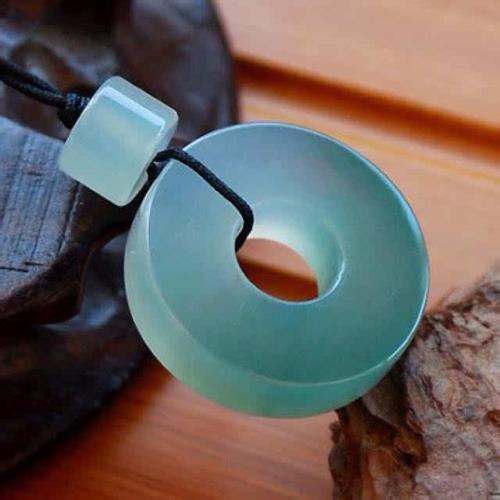 激光雕刻的翡翠浅谈翡翠的历史价值与文化内涵  第3张