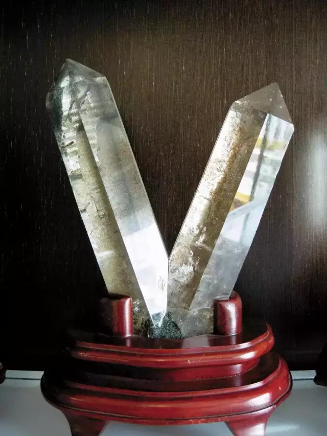 半绿半白翡翠手镯你不可不知的水晶知识大全  第4张