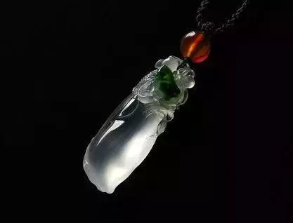 两个字就能让翡翠价格涨十倍，但99%的人不知道……  第2张