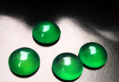 除了祖母绿，这十八种珍稀绿宝石你见过几种  第14张