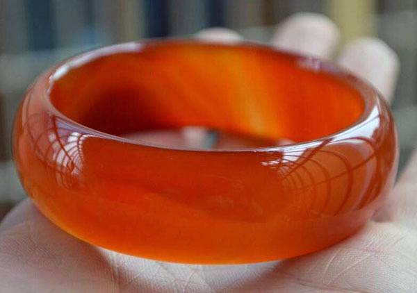 玛瑙的鉴别方法 玛瑙的颜色有几种 女人能不能戴玛瑙  第1张