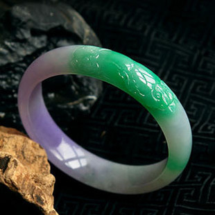 图文教你如何评估翡翠手镯的价值  第19张