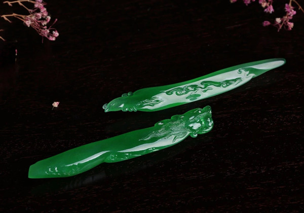 翡翠手镯抛光粉劲爆！翡翠矿区2021年停产，翡翠还能不能收藏？！  第10张