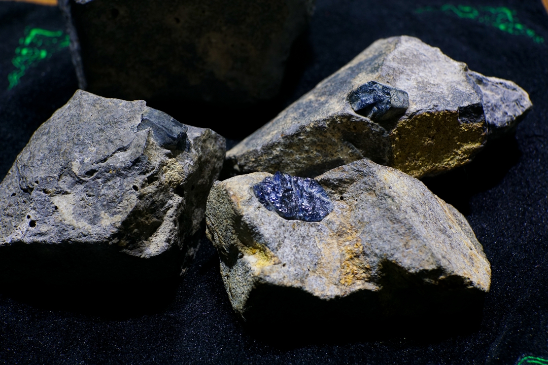 蓝宝石有多珍贵，每块原石都价值数万元到数十万元  第1张