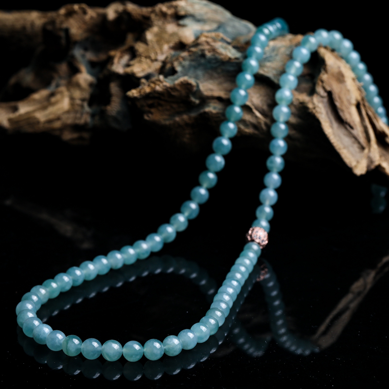 翡翠手镯里有空为什么别人手里的翡翠价格翻了几倍，而你手里的翡翠不断掉价？  第8张