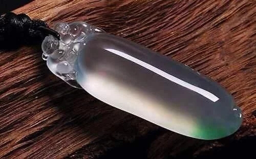 翡翠的价格为什么差距那么大？看着差不多的价格差那么多  第10张