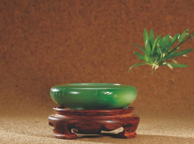 认识碧玉：不同于翡翠的美丽  第1张