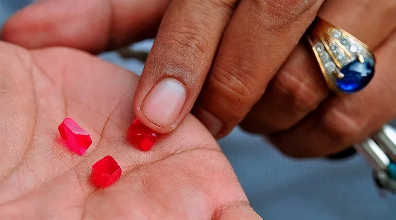 红色尖晶石：低调的“霸主”  第21张