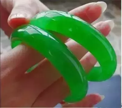 两个字就能让翡翠价格涨十倍，但99%的人不知道……  第8张