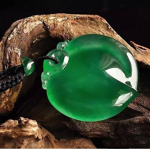 玉原石批发如何对翡翠进行估价？影响翡翠估价的因素有哪些？  第6张