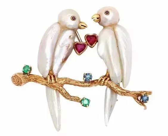 翡翠手镯像果冻珍珠的100种造型！不仅有圆的，还有爱心形、半圆形、像钻石的……  第25张