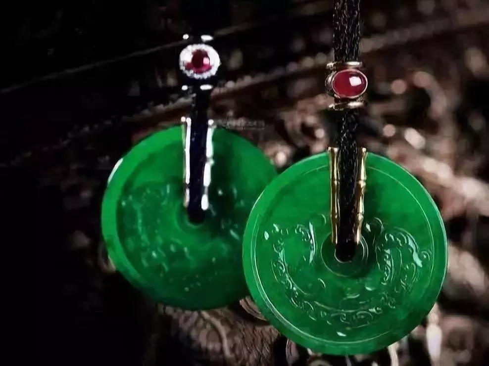 五年内，翡翠市场最具收藏价值的4件翡翠  第9张