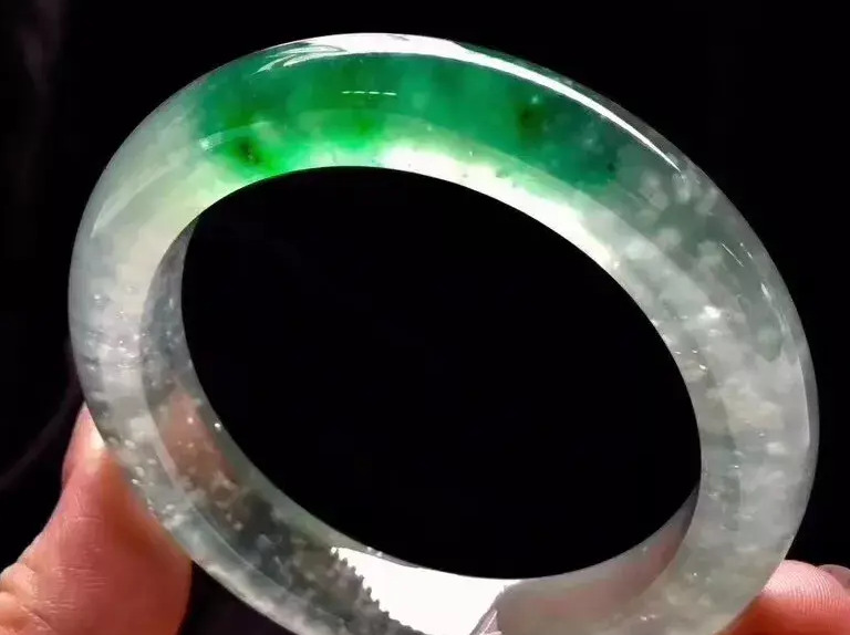 五年内，翡翠市场最具收藏价值的4件翡翠  第3张