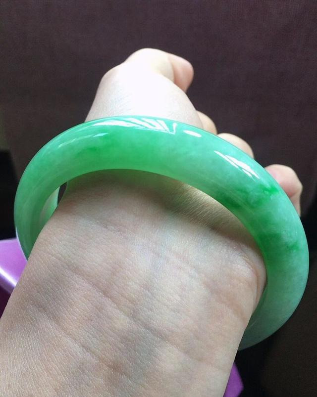翡翠镯子的价值怎么看？  第4张
