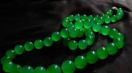 翡翠并不是越贵越有收藏价值，这3点才是关键  第3张