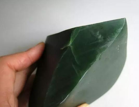 碧玉的五大门派：最贵的公斤几十万，最便宜的一块几百块  第2张