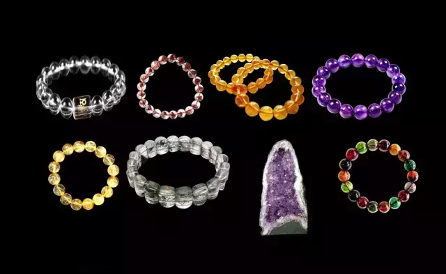 半绿半白翡翠手镯你不可不知的水晶知识大全  第1张