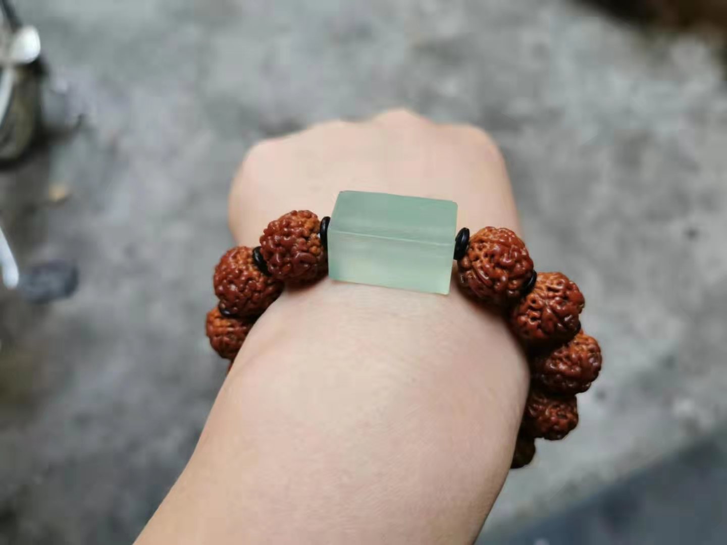 时间赋予的美丽矿藏——翡翠，有着怎样的档次级别，怎么去识别？  第11张