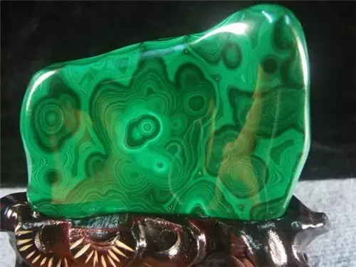 十大极品的翡翠摆件这么美的孔雀石你见过吗？太迷人了！  第7张
