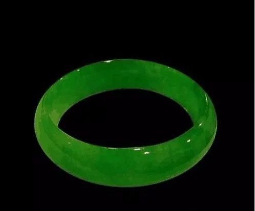 翡翠的价格为什么差距那么大？看着差不多的价格差那么多  第11张