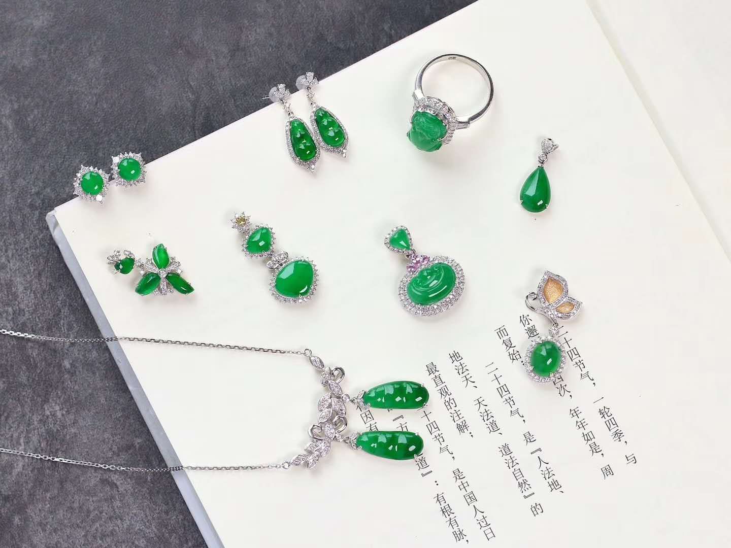 缅甸翡翠是翡翠吗?散落在人间的眼泪，翡翠不但精致优雅也新意十足，颠覆以前奶奶绿  第2张