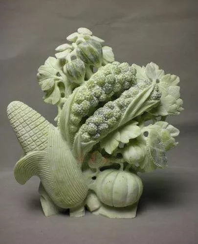 云南翡翠样样翡翠与“四大名玉”，谁是未来之玉？答案在这里  第3张