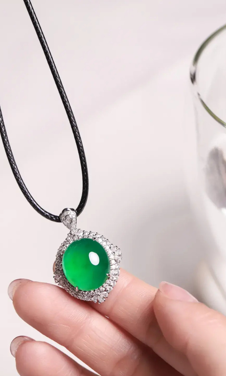 缅甸树化玉原石何为翡翠？翡翠怎样保养，水头更好？  第4张