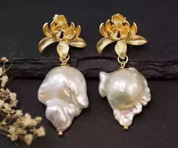 翡翠手镯像果冻珍珠的100种造型！不仅有圆的，还有爱心形、半圆形、像钻石的……  第23张