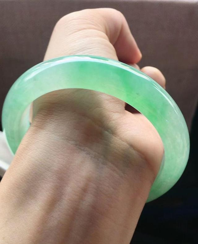 翡翠镯子的价值怎么看？  第7张