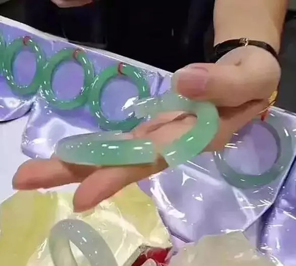 手镯——腕间的深情，早已不仅仅是装饰而已  第8张