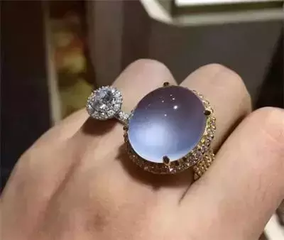 两个字就能让翡翠价格涨十倍，但99%的人不知道……  第6张