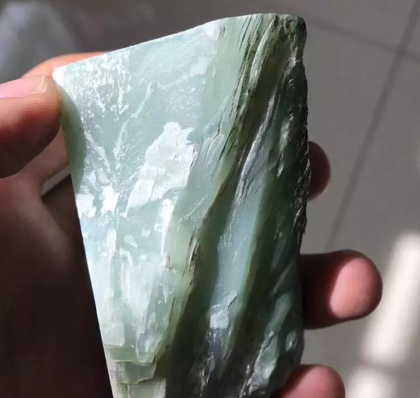 如何鉴定翡翠珠宝了解各种碧玉的优缺点  第18张