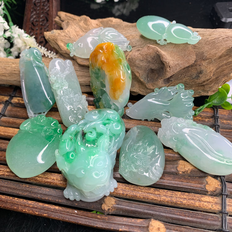 商家是根据什么给翡翠定价的？看这四个方面  第2张