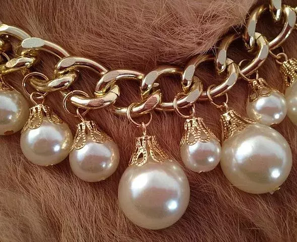 翡翠手镯像果冻珍珠的100种造型！不仅有圆的，还有爱心形、半圆形、像钻石的……  第8张