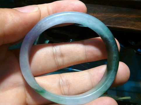翡翠毛料一般什么价格你的手镯价值有多高？最先看的不是种水色而是它！  第11张