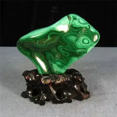 十大极品的翡翠摆件这么美的孔雀石你见过吗？太迷人了！  第16张