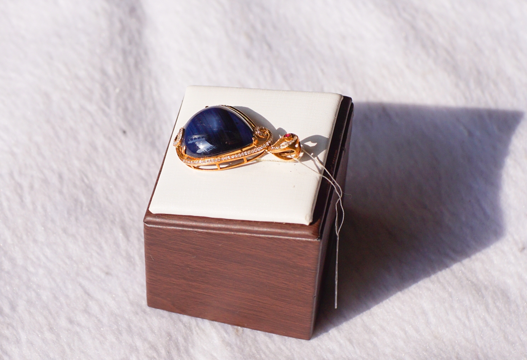 蓝宝石有多珍贵，每块原石都价值数万元到数十万元  第8张