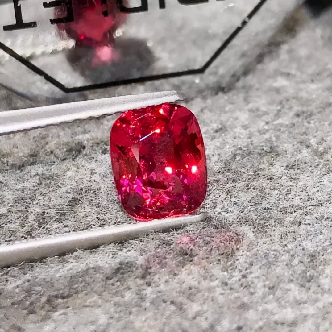 红色尖晶石：低调的“霸主”  第17张