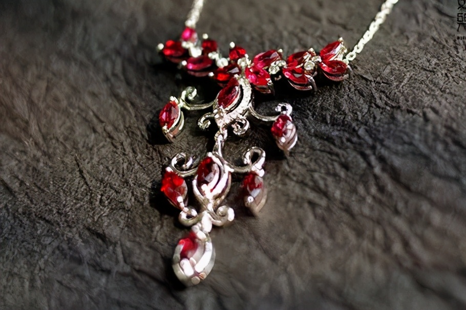 红色尖晶石：低调的“霸主”  第29张