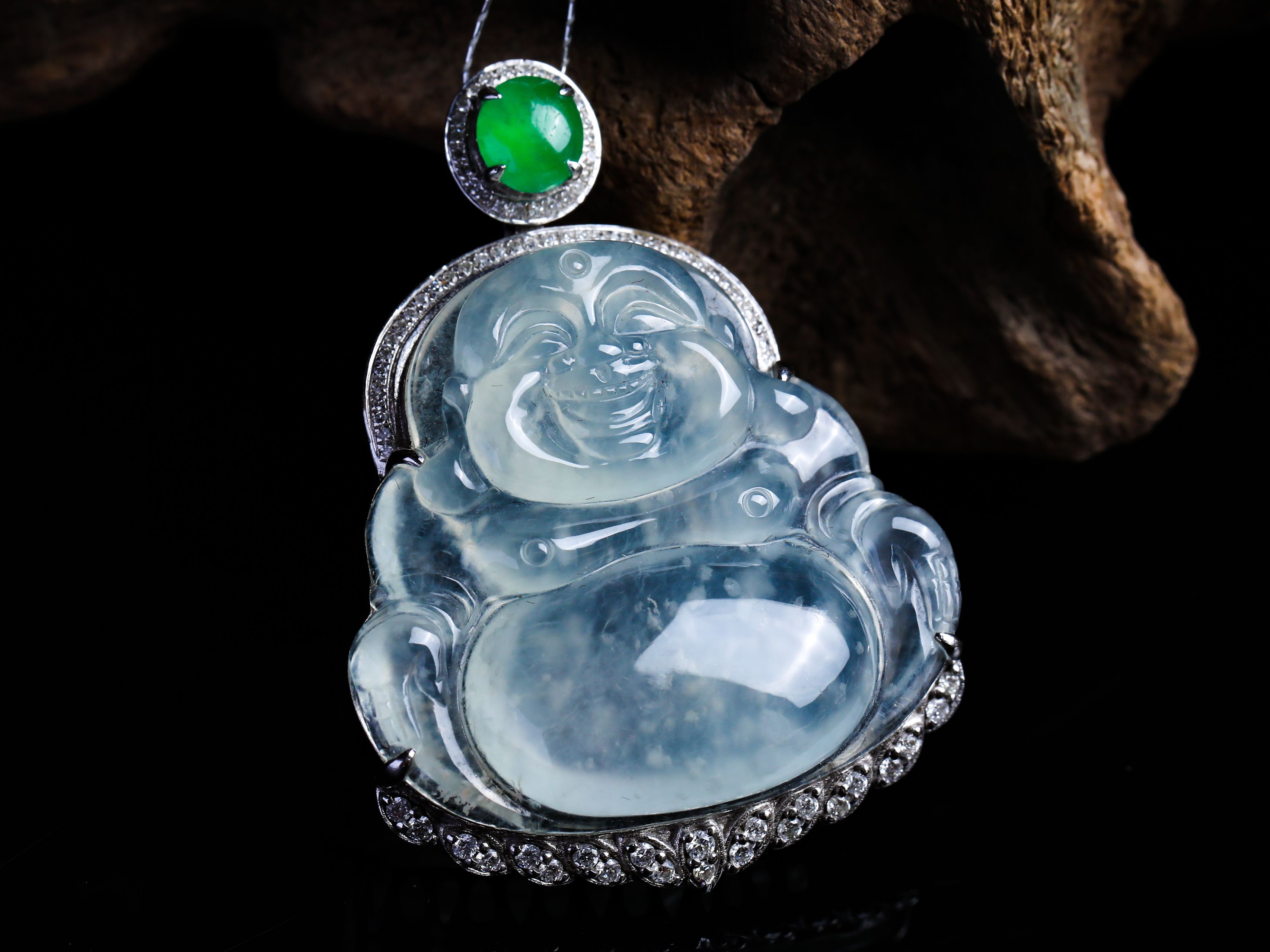 翡翠手镯里有空为什么别人手里的翡翠价格翻了几倍，而你手里的翡翠不断掉价？  第5张