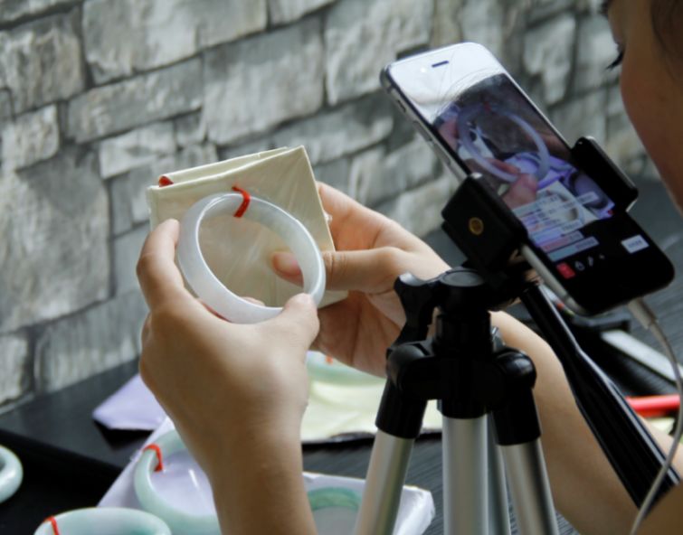 翡翠行业将会迎来怎样的机遇与挑战  第2张