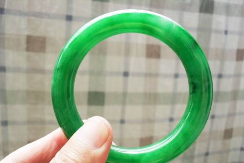 图文教你如何评估翡翠手镯的价值  第4张