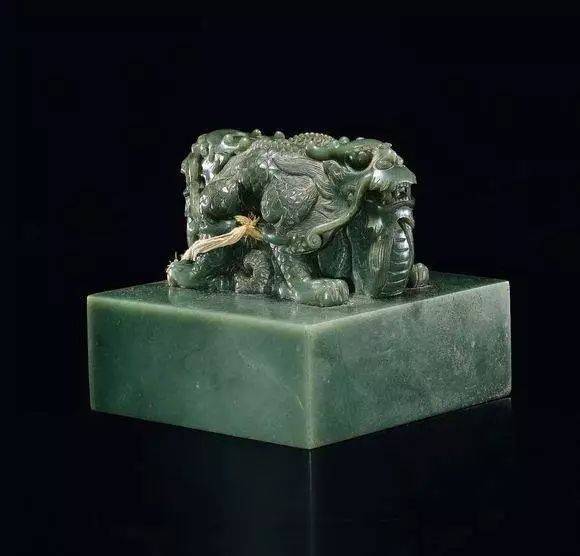 快手翡翠原石直播号哪里买这款乾清“传世印玺”，拍价高达8000万！  第5张