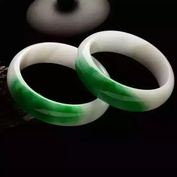 翡翠的颜色越多越值钱？千万别被骗了  第6张