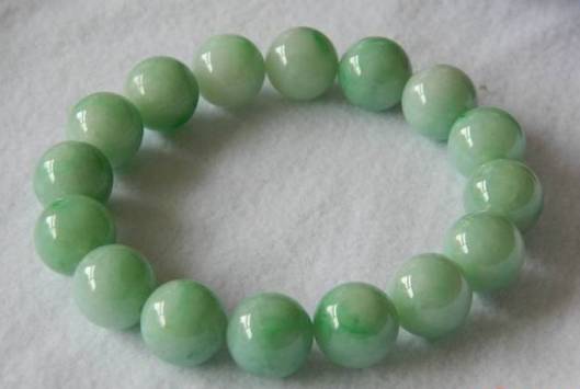 色差一等，价差十倍，绿色翡翠竟然还分这么多种  第2张